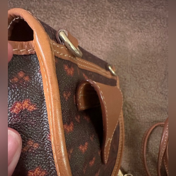 Preloved Authentic Escada micro purse with detachable strap. very good condition - Picture 5 of 8